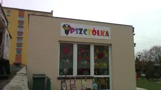 Cześć rodziców nadal posyła dzieci do żłobka 