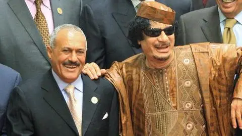 Centralny budynek rządowy w ogniu