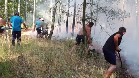 Grupa Ukraińców gasiła pożar przed przyjazdem straży pożarnej