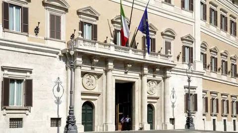 O rozpisanie wcześniejszych wyborów zabiegał b. premier Matteo Renzi
