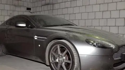 A w dziupli aston martin