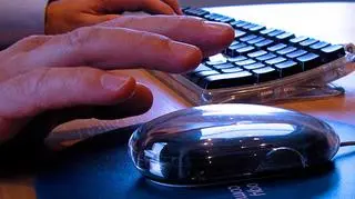 Bardziej wierzymy internetowi niż telewizji