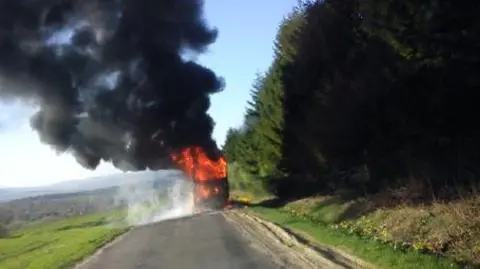 Jechali na Węgry, spłonął im autobus