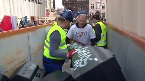 Manifestacja KOD w Legnicy