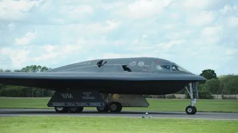 B-2 po wylądowaniu w Fairford