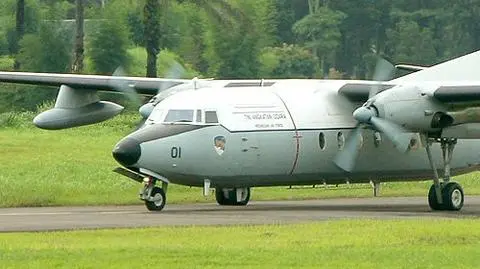 Samolot roztrzaskany o hangar