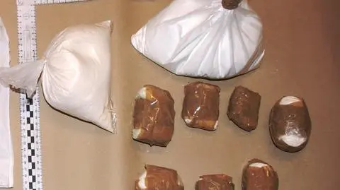 Kilogram amfetaminy w wersalce