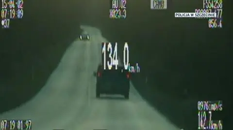Pirat jechał 134 km/h i chciał przekupić policjantów