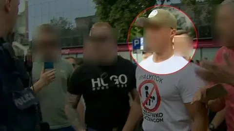 Kontrmanifestacja w Białymstoku. Szef gangu kiboli obok działaczy PiS