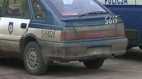 Przegląd prasy: Co trzeci radiowóz drogówki jest wrakiem