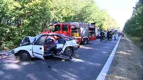 Zderzenie trzech samochodów. Nie żyją matka i córka