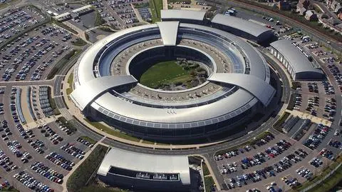 Siedziba GCHQ, instytucji odpowiadajacej za wywiad elektroniczny Wielkiej Brytanii