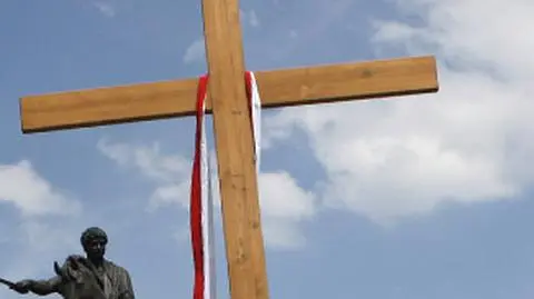 Michałowski: Pomnik z dłońmi to niedobry pomysł