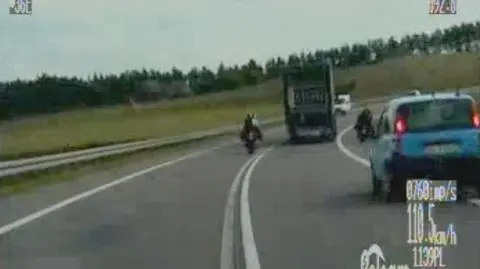 Motocykliści uciekali przed policją