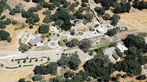 Neverland zamieni się 
 w szkołę