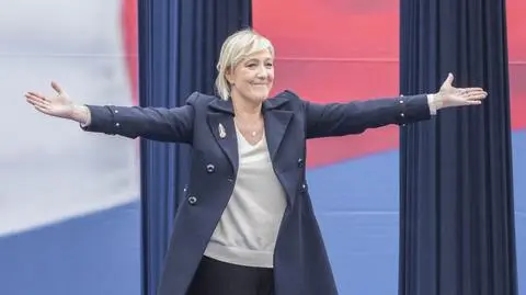 Marine Le Pen na czele sondaży prezydenckich