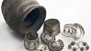 Skarby ozdób srebrnych z Czermna, Ruś XII – XIII w.