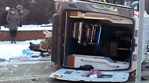 Wypadek karetki, pacjent nie żyje, są ranni