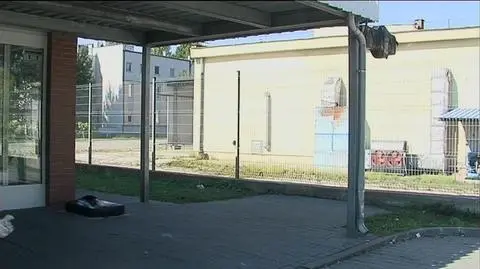 Zakleili taśmą kamery i wyrwali bankomat. "Użyli ciężkiego sprzętu"