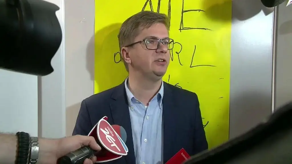 "Chciałbym funkcjonariusza policji poprosić", "mamy dzwonić na 112?"