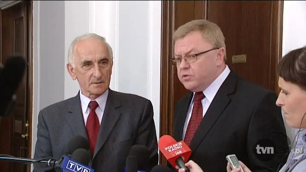 Chlebowski: ustawa nie mówi o krzesłach