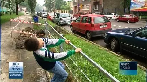 Chłopiec porażony prądem przy szkole