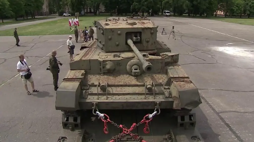 Czołg Centaur przyjechał do Poznania z Lizbony