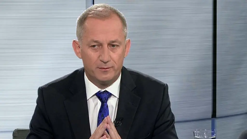 "Cztery osoby nad łóżkiem"