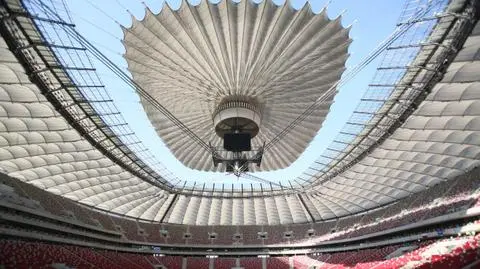 Dach, który przed deszczem nie ochronił