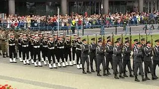 Defilada na placu Piłsudskiego