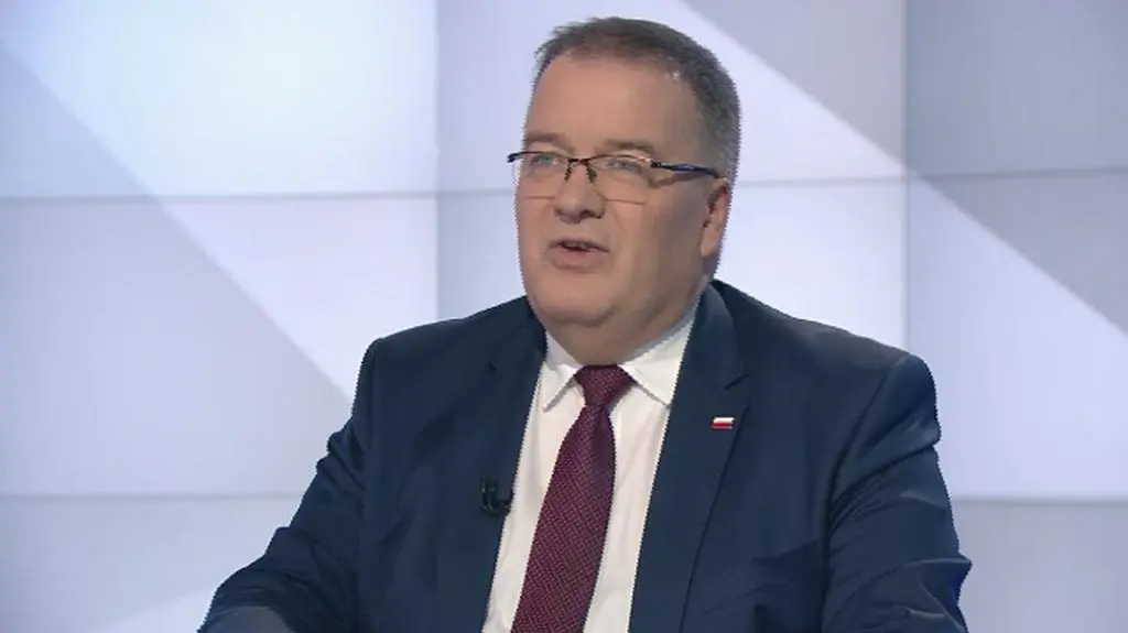 Dera: Trybunał Konstytucyjny to jest sąd polityczny