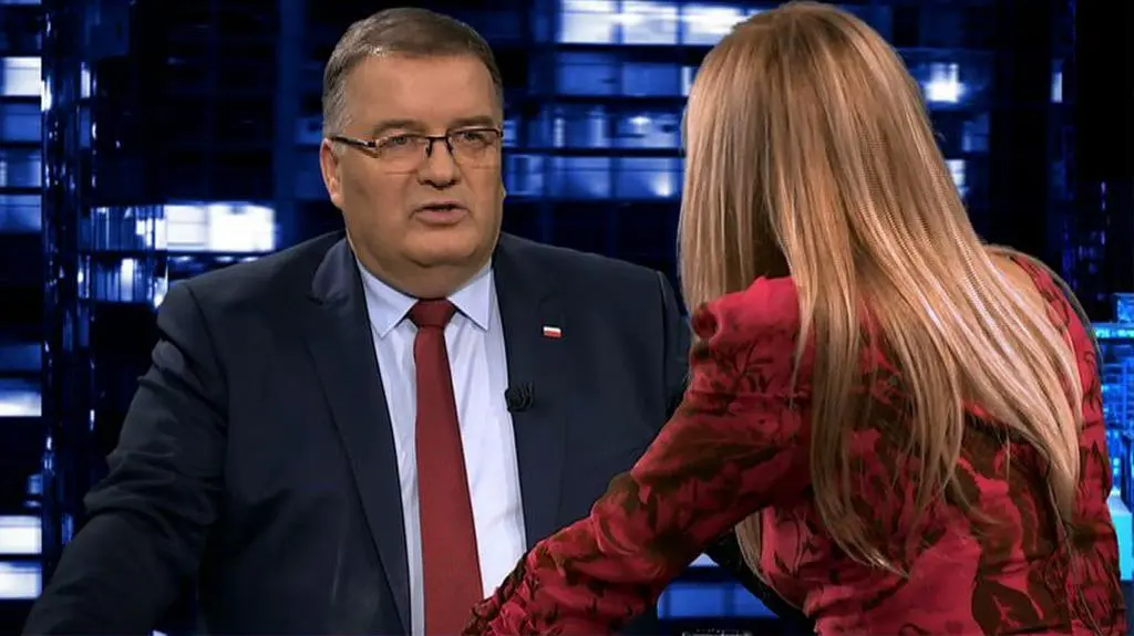 Dera z radą dla sędziów: przecież mogą odwiesić togę