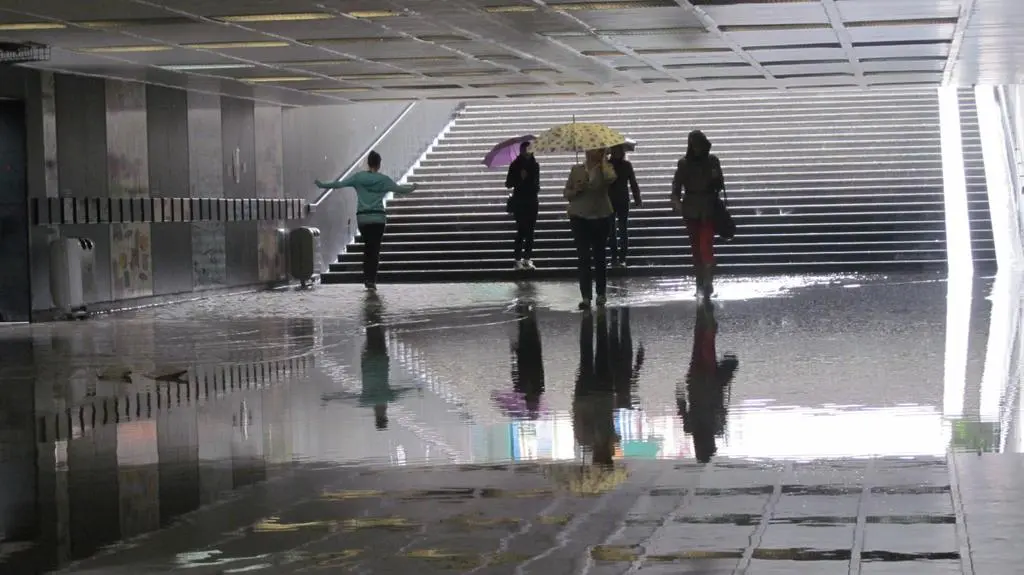 Deszcz zalał przejście świdnickie