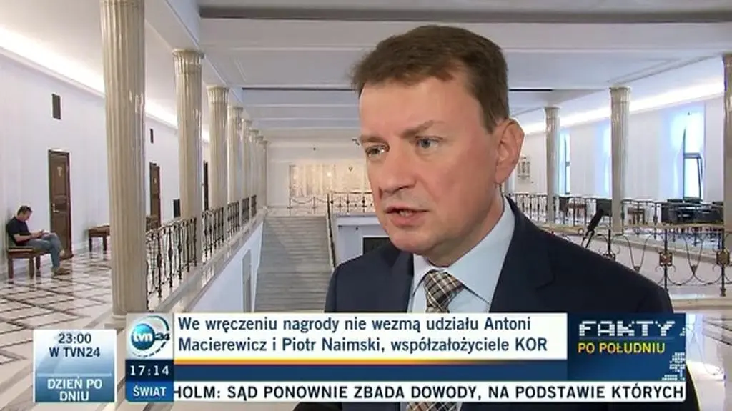 Dlaczego Macierewicz rezygnuje z ceremonii?