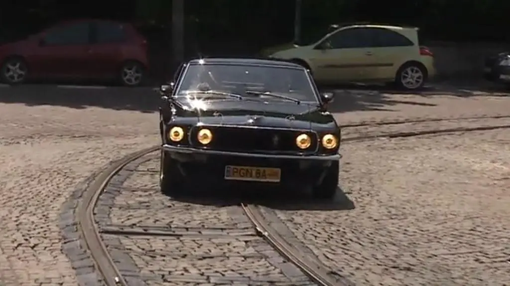 Do Poznania zjechało kilkadziesiąt fordów mustangów