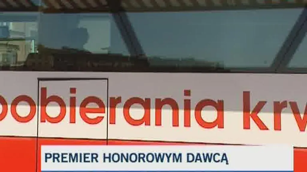 Donald Tusk idzie oddać krew