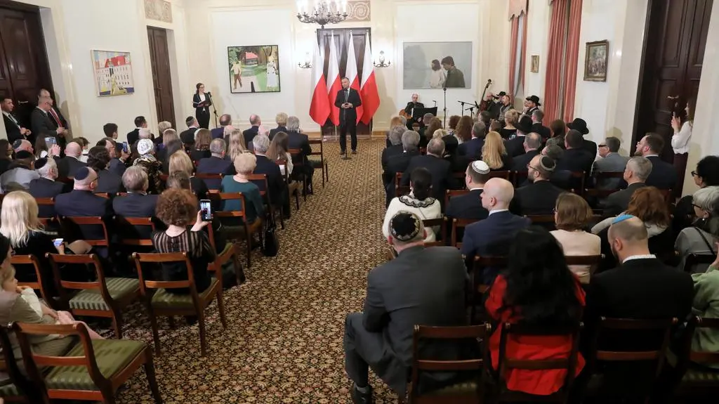 Duda: to właśnie w Polsce jest miejsce, gdzie rozsypane są prochy ofiar