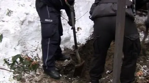 Dziewczynka zakopana w ogródku nie żyła od 3 lat
