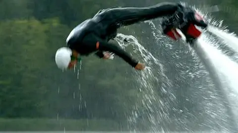 Flyboard i każdy może "pływać jak delfin"
