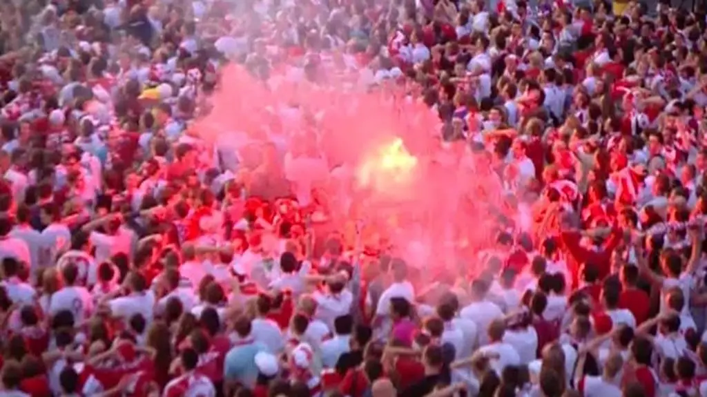 Gol!? Nie, spalony. Strefa Kibica w Warszawie