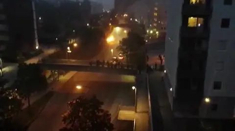 Gorąca noc na przedmieściach Sztokholmu