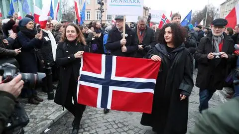Goście zza granicy przyjęci na marszu oklaskami 