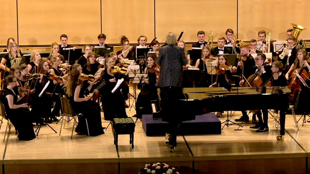 Hymn Polski w wykonaniu Orkiestry Symfonicznej Uniwersytetu Muzycznego Fryderyka Chopina w Warszawie