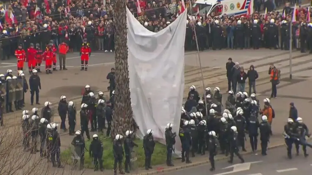 Interwencja policji przy warszawskiej palmie