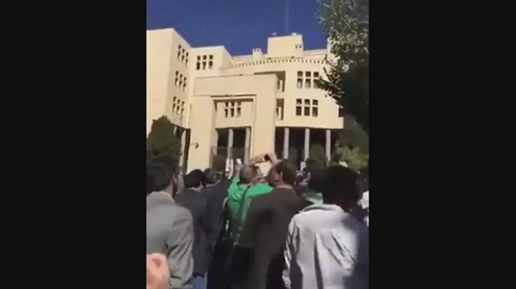 Isfahan domaga się odpowiedzi