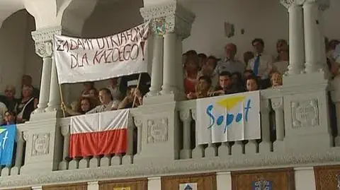 Jacek Kurski próbował przemawiać na sesji Rady Miasta