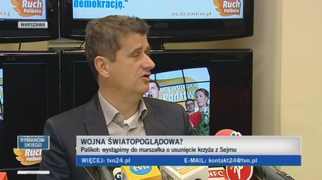 Janusz Palikot o "niekonstytucyjności" krzyża w Sejmie (TVN24)