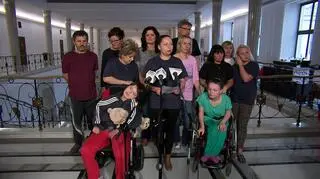 "Jesteśmy zmęczeni i zdesperowani". Protestujący rodzice piszą do prezydentowej