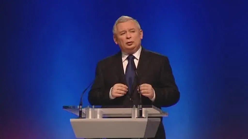 Kaczyński przeprasza inteligencję