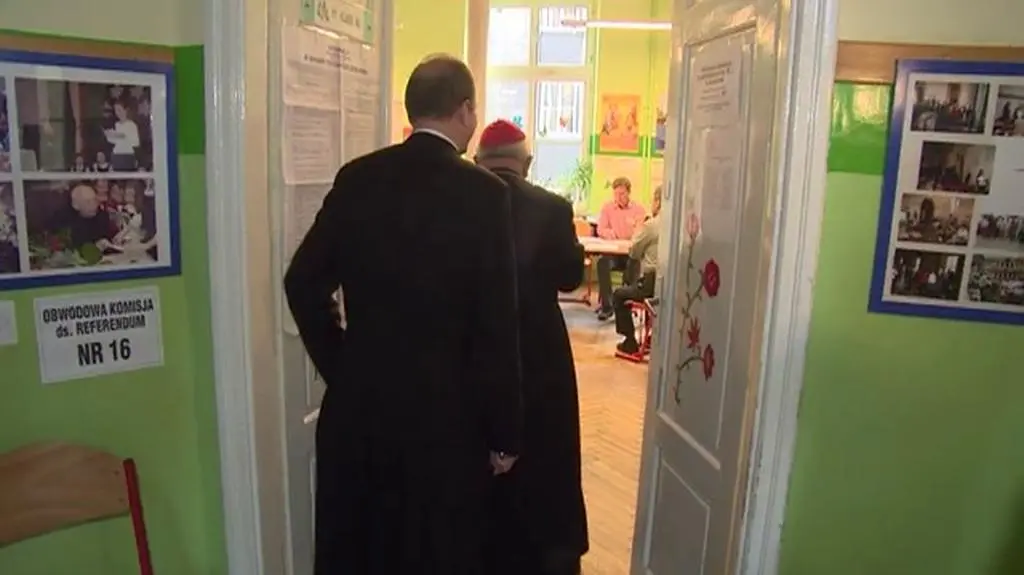 Kardynał Dziwisz: Frekwencja mnie nie martwi